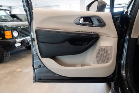 2021 Chrysler Pacifica Touring L