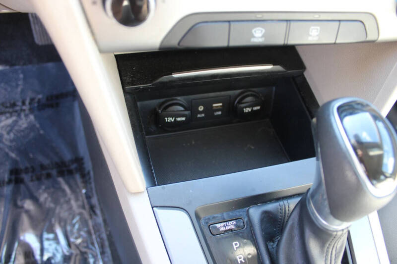 2018 Hyundai Elantra