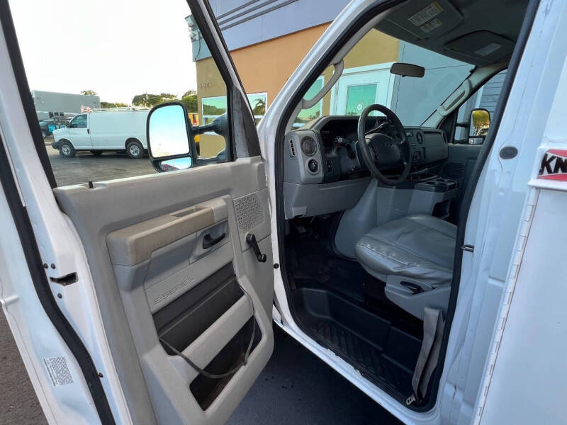 2013 Ford E-Series E-350 SD