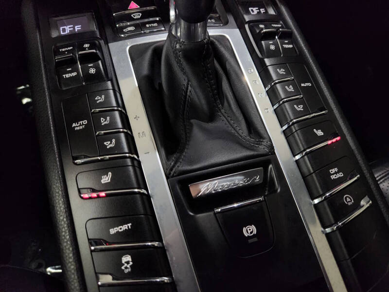 2015 Porsche Macan S