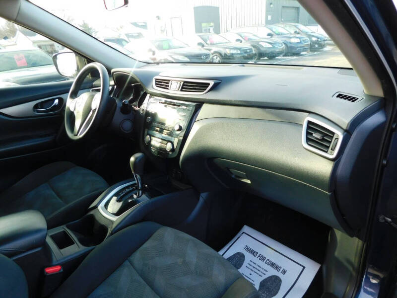 2016 Nissan Rogue SV