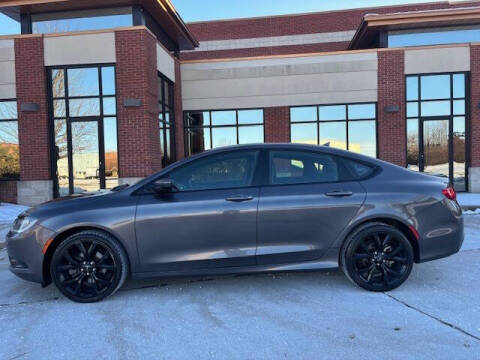 2016 Chrysler 200 S