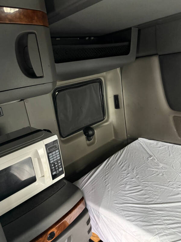 2022 International LT625