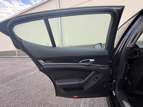 2011 Porsche Panamera 4