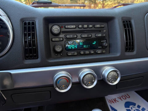 2004 Chevrolet SSR LS