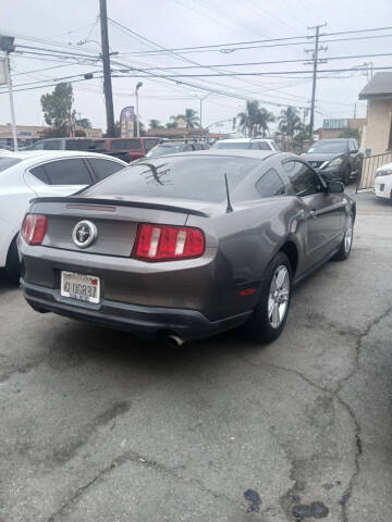 2010 Ford Mustang V6