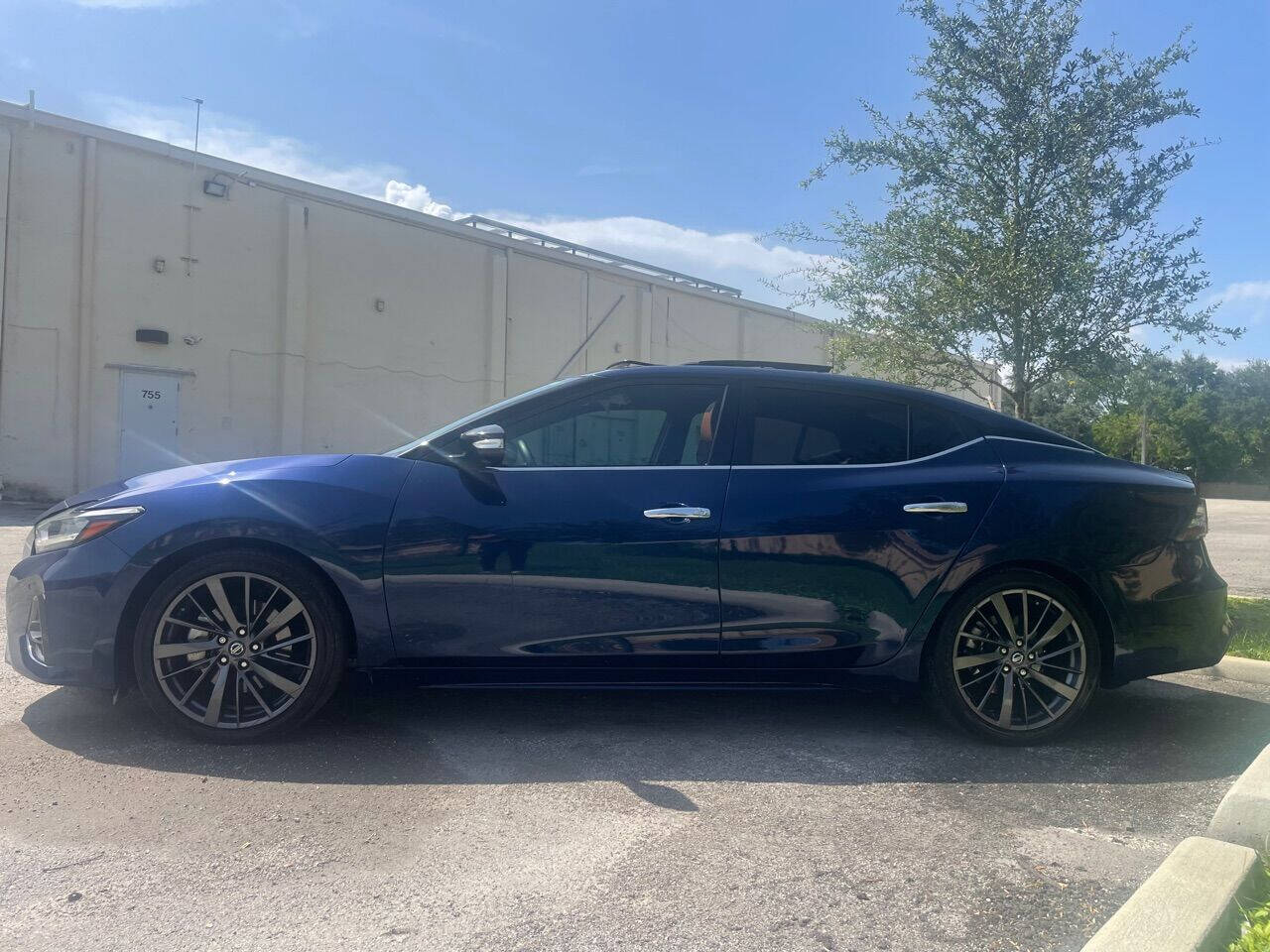 2019 Nissan Maxima Sedan - $23,900