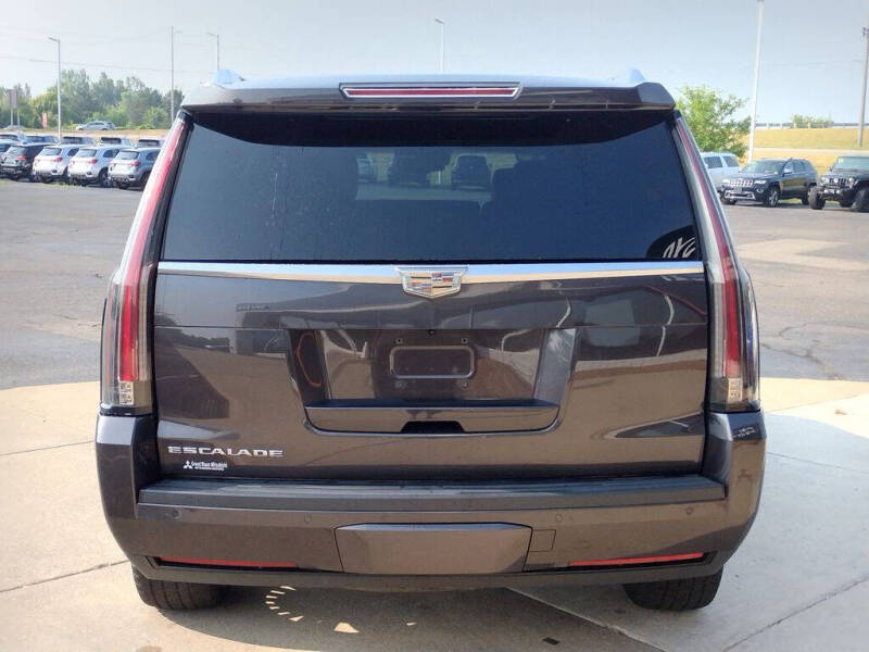 2016 Cadillac Escalade Platinum