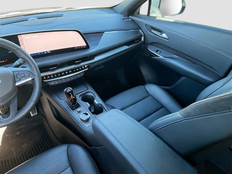 2024 Cadillac XT4 Sport