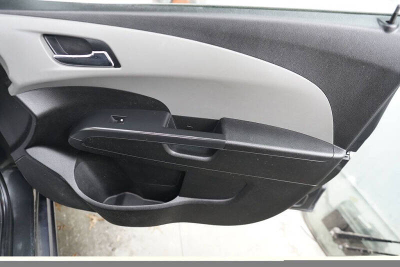 2015 Chevrolet Sonic LT Auto