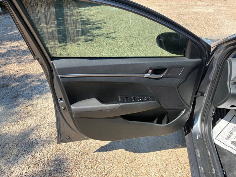 2020 Hyundai Elantra SE