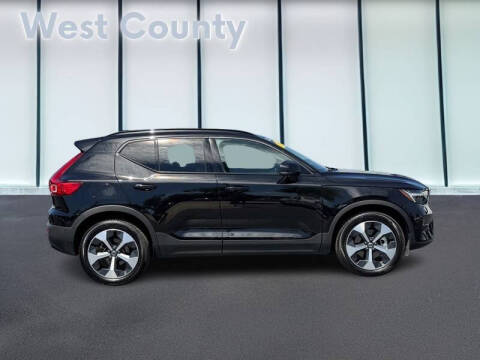 2026 Volvo XC40 B5 Plus