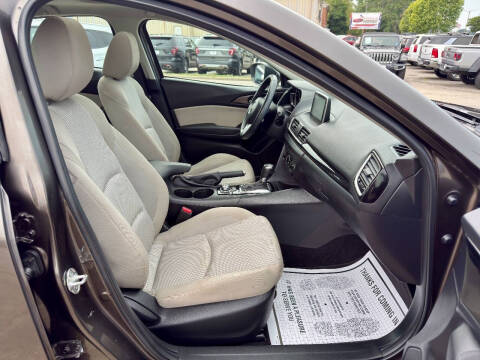 2016 Mazda MAZDA3 i Touring