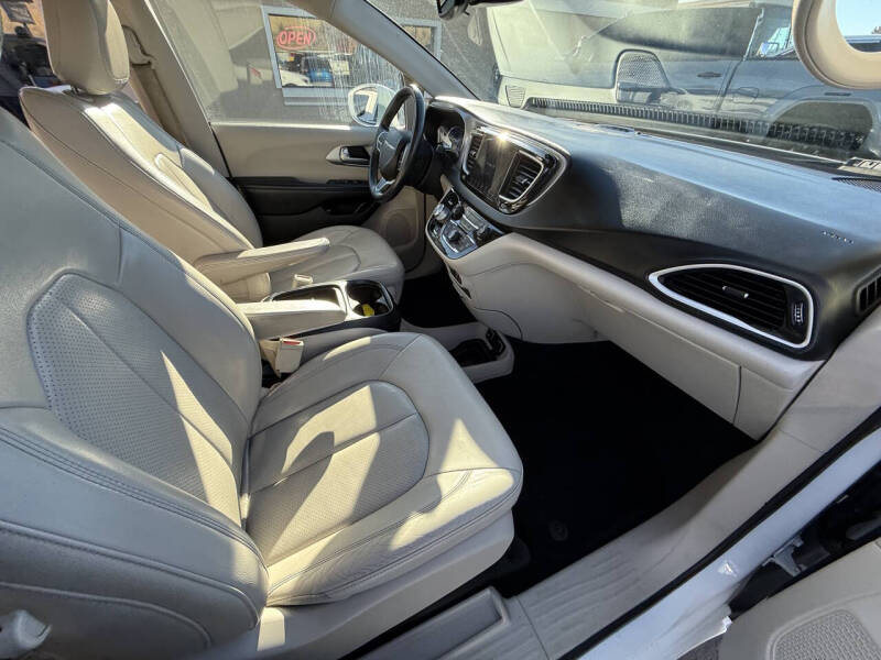 2018 Chrysler Pacifica Hybrid Touring L