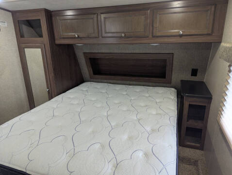 2016 Heartland Elkridge E292 / 32ft