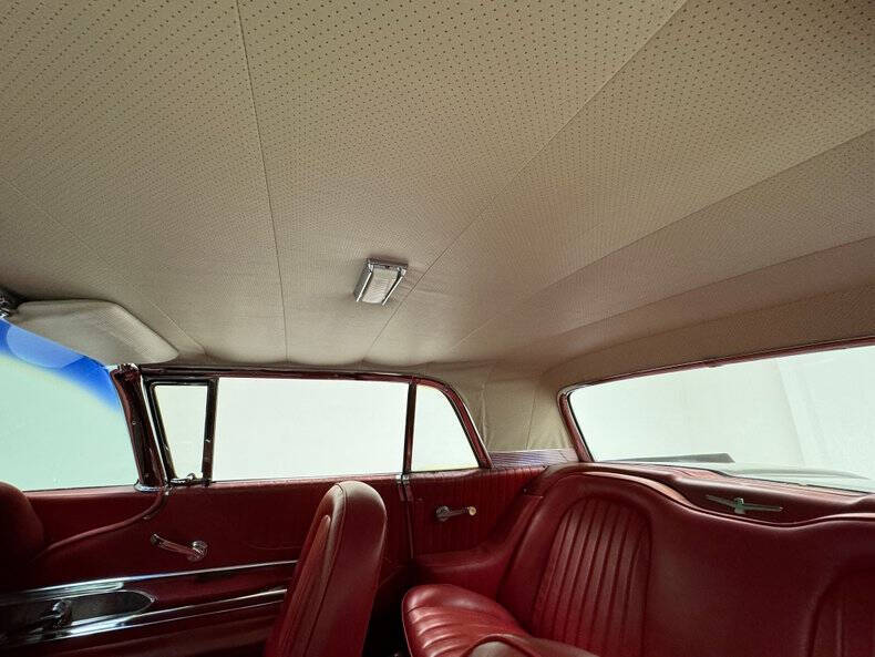 1960 Ford Thunderbird