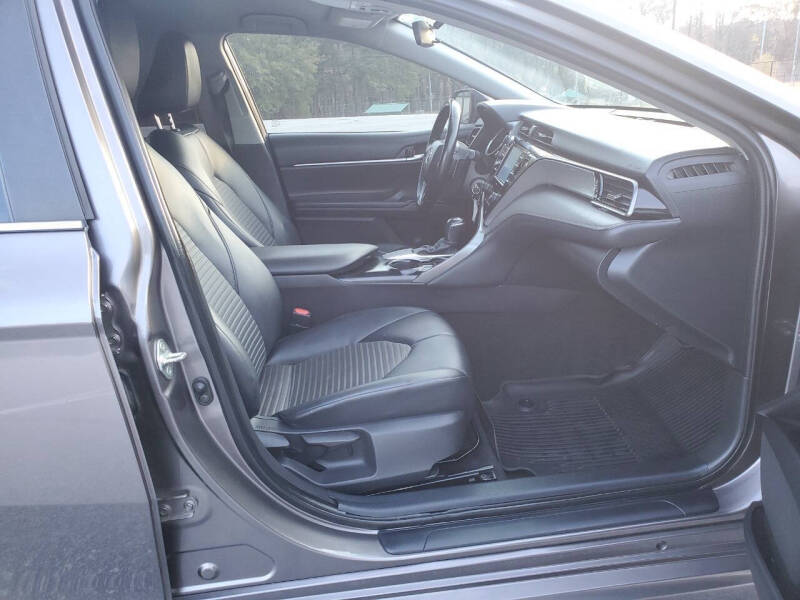 2020 Toyota Camry SE