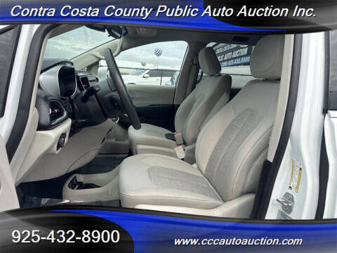 2017 Chrysler Pacifica Hybrid Touring Plus