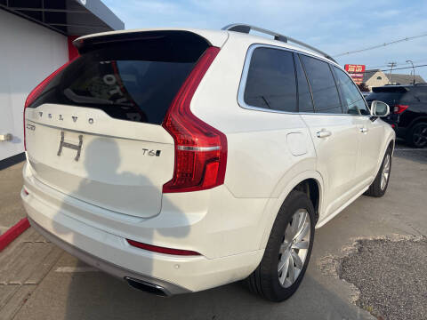 2016 Volvo XC90 T6 Momentum