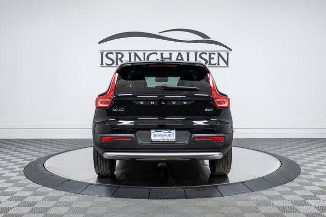 2023 Volvo XC40 B5 Plus Bright Theme