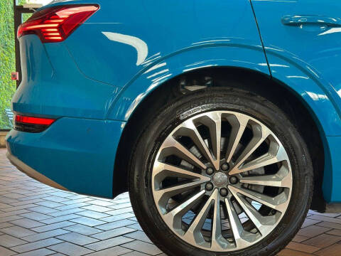 2019 Audi e-tron quattro Prestige