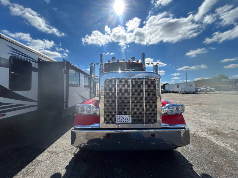2017 Peterbilt 389