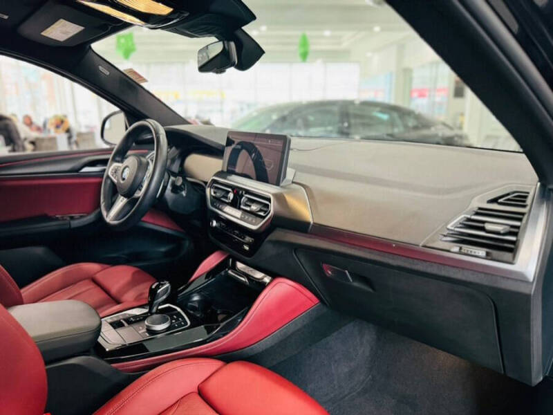 2024 BMW X4 xDrive30i