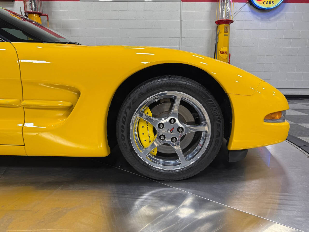 2004 Chevrolet Corvette 34