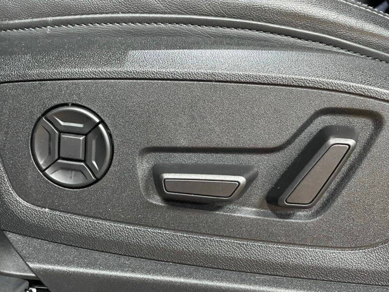 2021 Audi e-tron quattro Premium