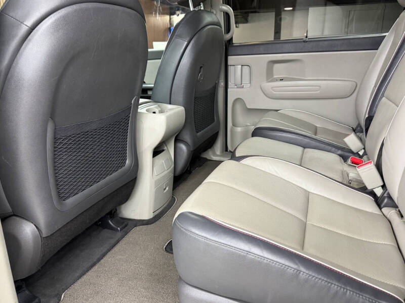 2017 Kia Sedona LX
