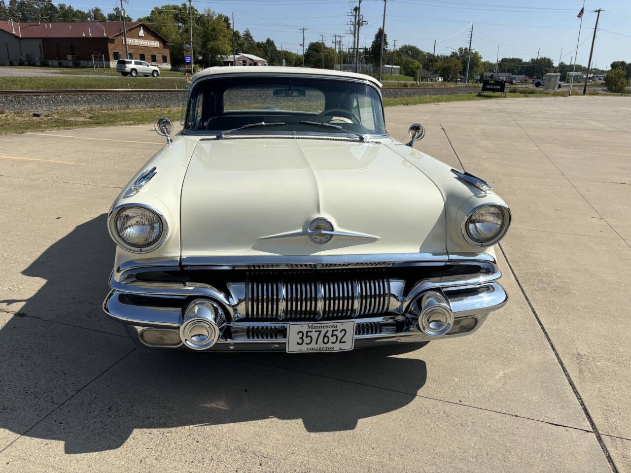 1957 Pontiac Bonneville 10