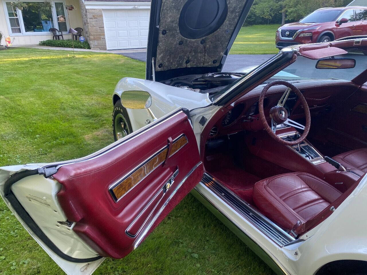 1975 Chevrolet Corvette 24