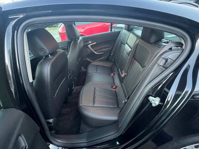 2012 Buick Regal Premium 1