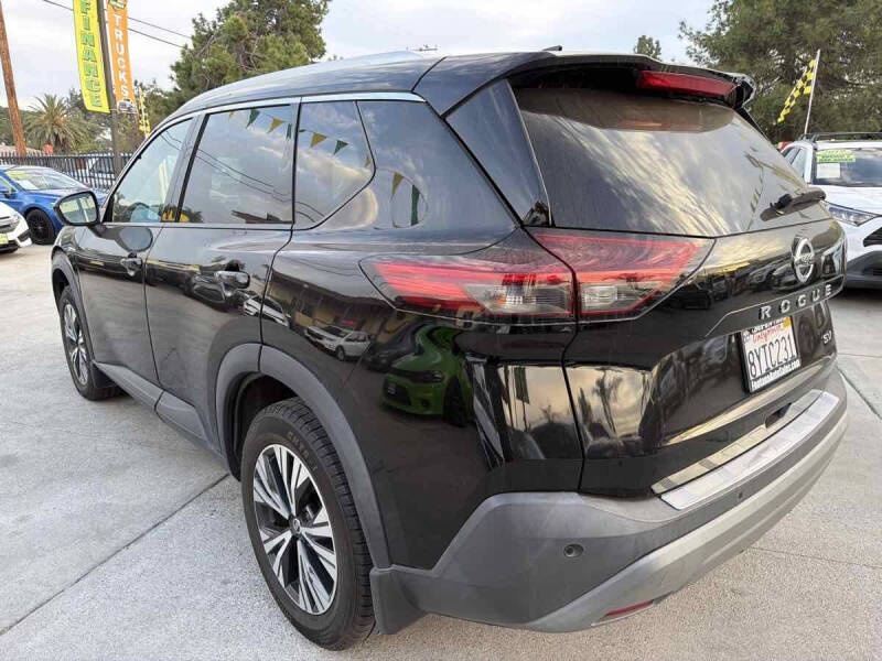 2021 Nissan Rogue SV