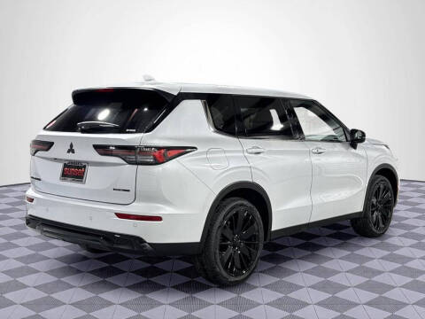 2026 Mitsubishi Outlander SE