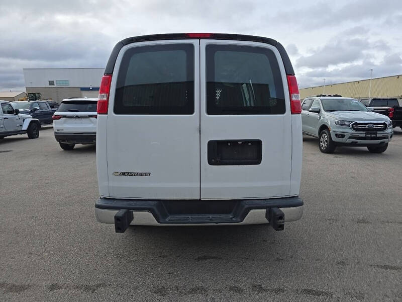 2021 Chevrolet Express 2500