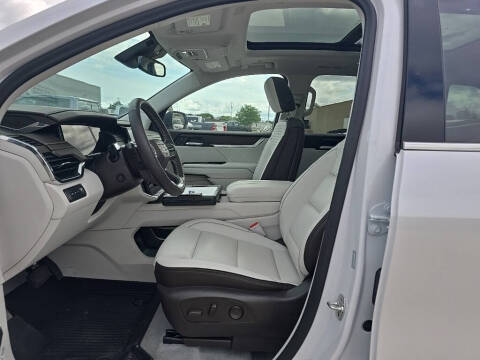 2024 GMC Acadia Denali