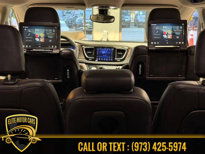 2017 Chrysler Pacifica Touring-L Plus