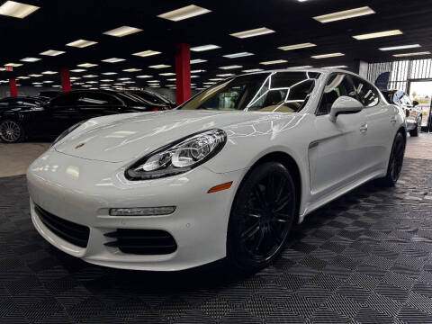 2015 Porsche Panamera 4