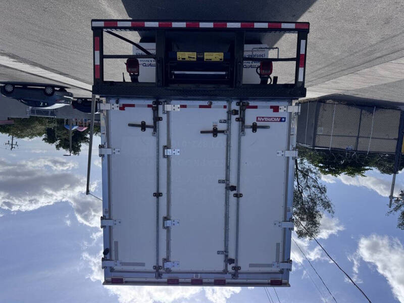 2018 Freightliner M2 106