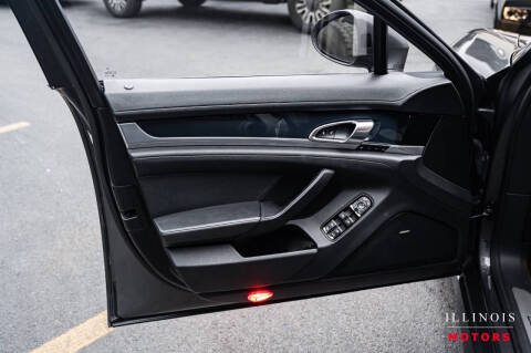 2016 Porsche Panamera 4 Edition