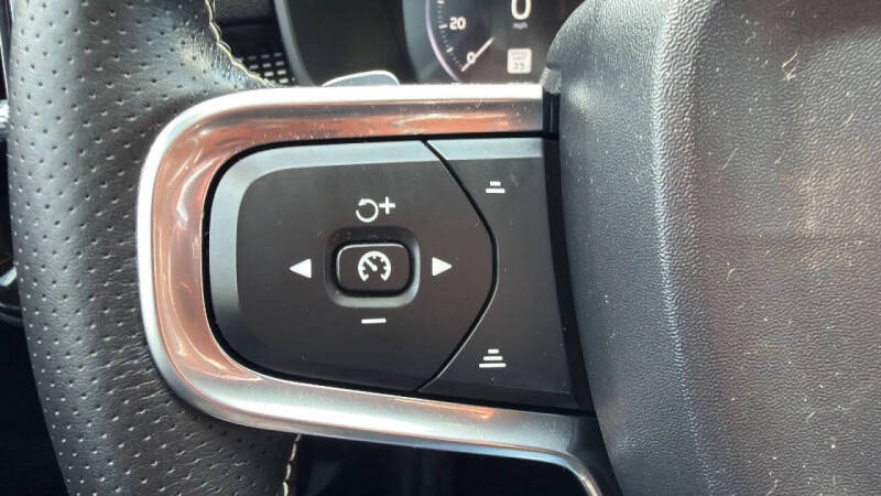 2019 Volvo XC40 T5 R-Design