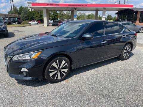 2019 Nissan Altima for sale at Modern Automotive in Boiling Springs SC