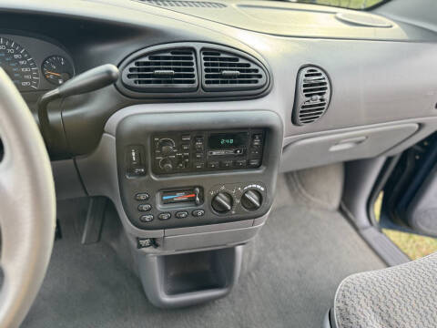 1999 Plymouth Grand Voyager SE