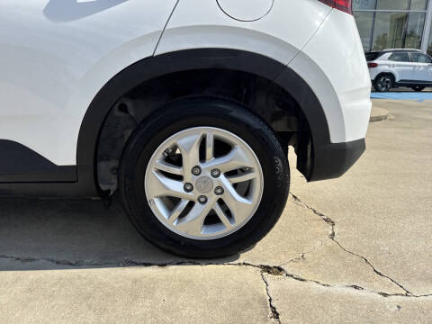 2025 Hyundai Venue SE