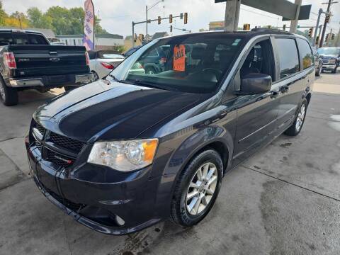 2013 Dodge Grand Caravan for sale at SpringField Select Autos in Springfield IL