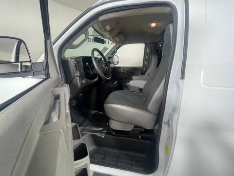 2023 GMC Savana 2500