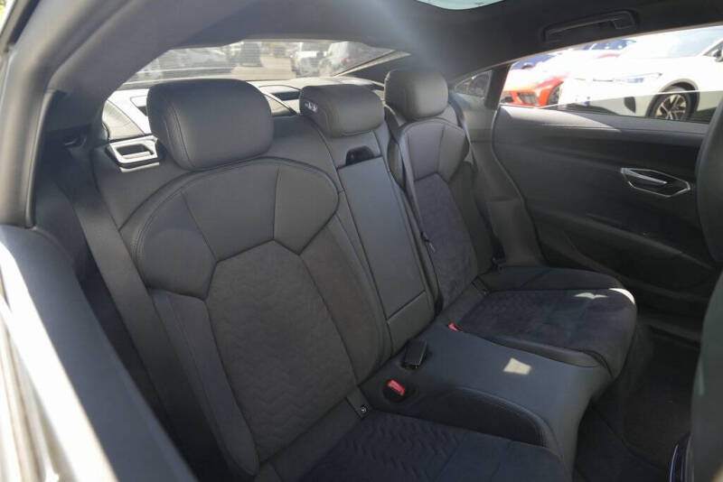 2022 Audi e-tron GT quattro Premium Plus