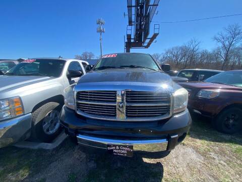 2006 Dodge Ram 1500 for sale at TOWN & COUNTRY MOTORS in Des Moines IA