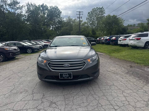 2015 Ford Taurus SE